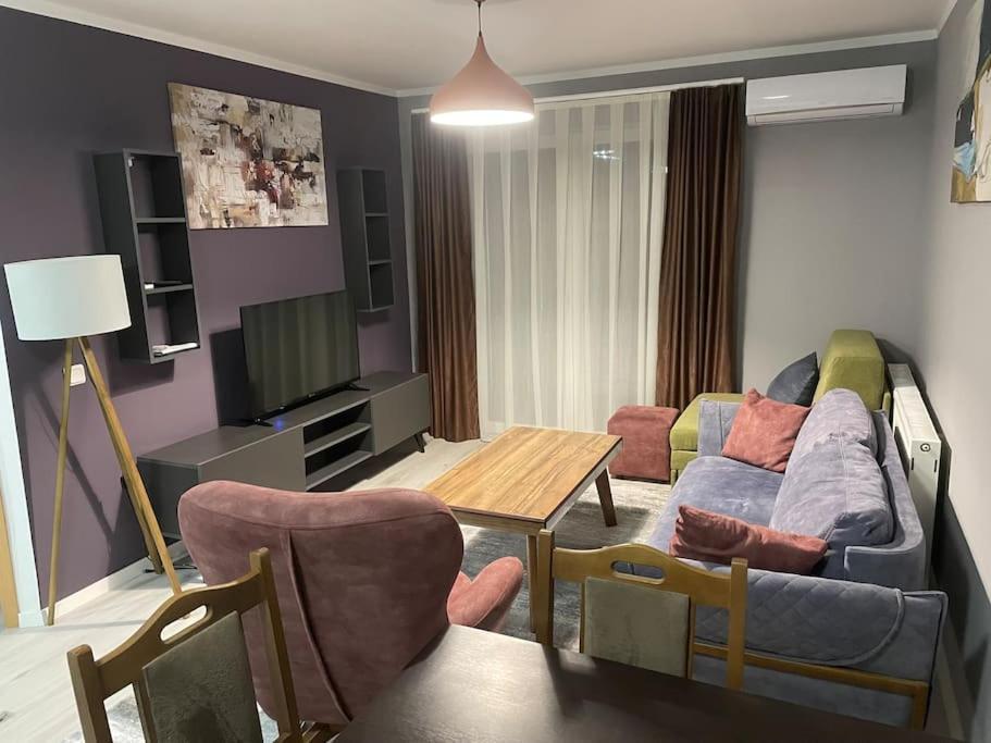 Sunny Prishtina Apartment Pristina Extérieur photo