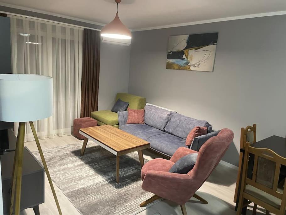 Sunny Prishtina Apartment Pristina Extérieur photo